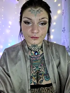 lizzardqueeen online show from November 29, 2025, 11:52 pm