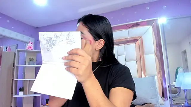 scarlette 15  online show from April 18, 2026, 3:10 am