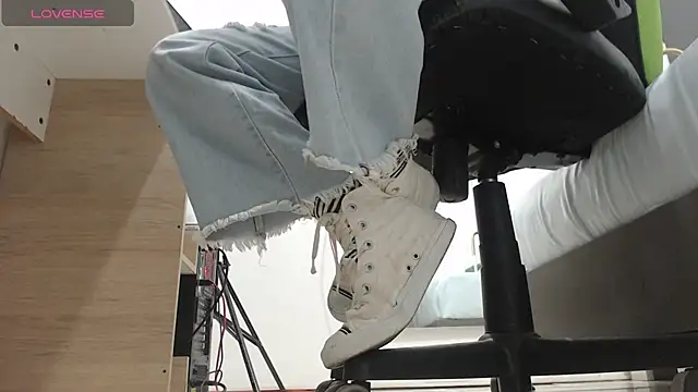 alma fenix online show from February 21, 2025, 1:11 pm