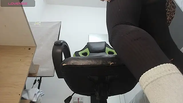 alma fenix online show from February 28, 2025, 3:15 pm