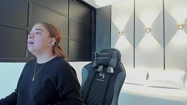 alma fenix online show from September 10, 2025, 12:27 pm