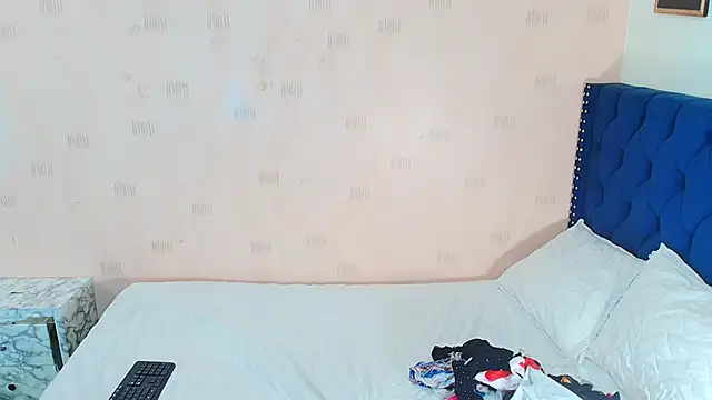 hotlatinateacher online show from March 3, 2025, 6:55 pm