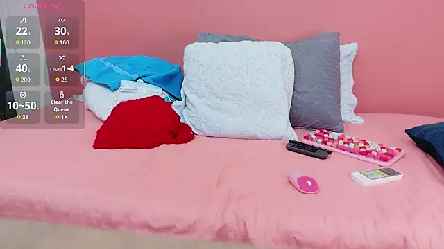 hotlatinateacher online show from October 14, 2025, 7:36 pm