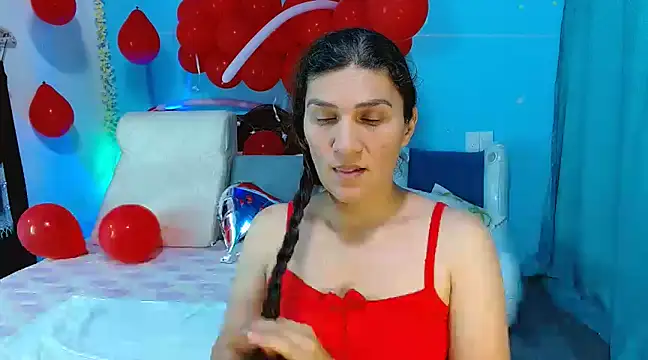 Snapshot of venus_swet_ chatting on February 18, 2025, 1:43 am venus swet online show from February 18, 2025, 1:43 am