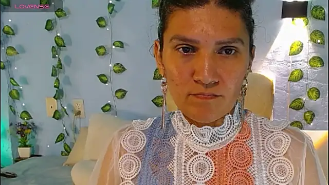 Snapshot of venus_swet_ chatting on October 19, 2025, 1:17 am venus swet online show from October 19, 2025, 1:17 am