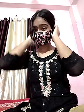 Arisha- online show from October 5, 2025, 6:39 pm