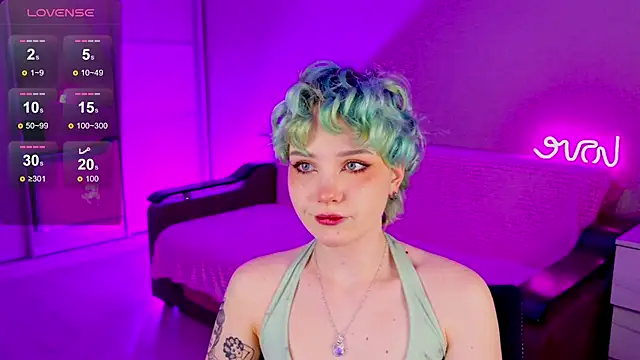 School Love online show from January 10, 2025, 1:09 pm