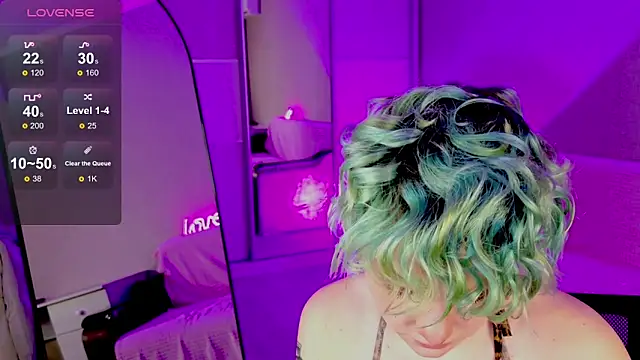 School Love online show from January 22, 2025, 1:11 pm