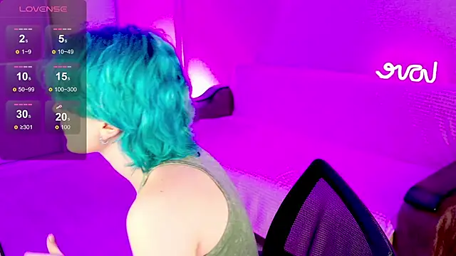 School Love online show from February 5, 2025, 1:11 pm