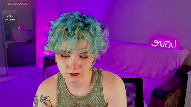 School Love online show from February 27, 2025, 1:07 pm