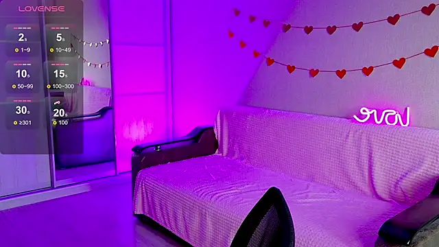 School Love online show from March 13, 2025, 1:07 pm