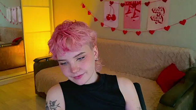 School Love online show from September 24, 2025, 11:13 am