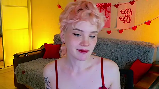 School Love online show from October 1, 2025, 11:16 am