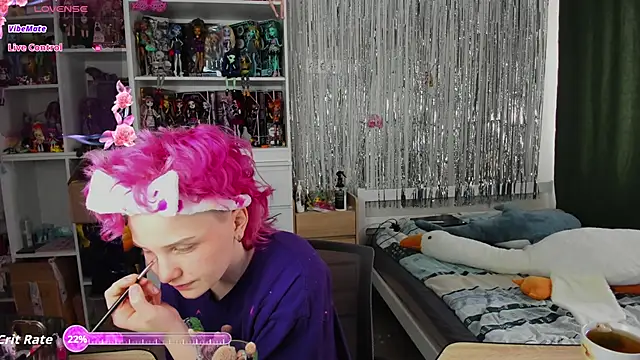 School Love online show from April 8, 2026, 7:08 am