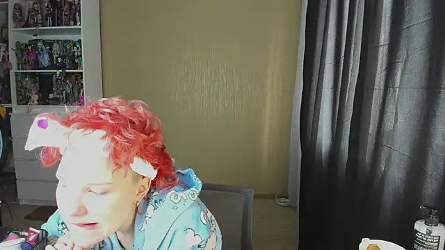 School Love online show from April 19, 2026, 7:07 am