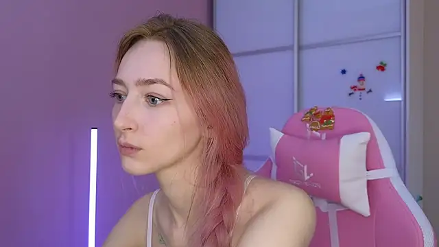 Snapshot of MichaDenver chatting on December 14, 2024, 6:02 am MichaDenver online show from December 14, 2024, 6:02 am