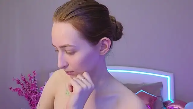 Snapshot of MichaDenver chatting on November 28, 2025, 8:06 am MichaDenver online show from November 28, 2025, 8:06 am