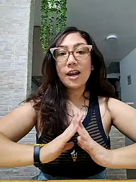 Mia Ruiz online show from March 11, 2025, 3:37 am