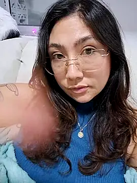 Mia Ruiz online show from November 9, 2025, 3:16 am