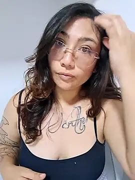 Mia Ruiz online show from November 12, 2025, 3:07 am