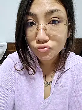 Mia Ruiz online show from November 28, 2025, 3:09 am