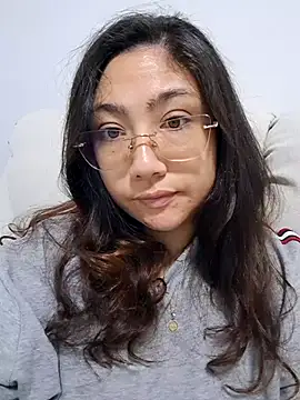 Mia Ruiz online show from December 2, 2025, 3:12 am