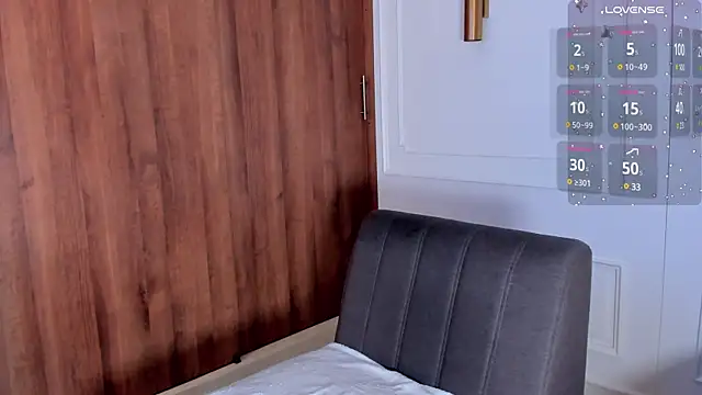 Chrishell  online show from December 1, 2024, 11:25 pm