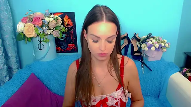 LindaaLu online show from December 9, 2024, 10:00 am