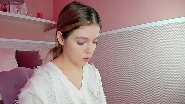 Anna Robinson online show from January 10, 2025, 1:21 am