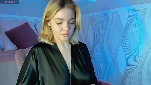 Anna Robinson online show from March 10, 2025, 1:12 am