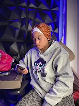 Melany Williams online show from December 4, 2025, 12:47 pm