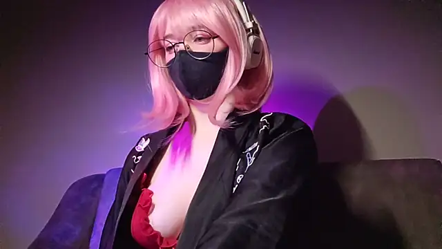 DanaWard online show from April 19, 2026, 9:17 pm