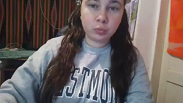 Cora Maro online show from October 6, 2025, 12:02 pm