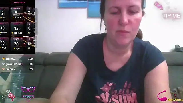 Snapshot of Angelacoquine chatting on January 6, 2025, 4:44 pm Angelacoquine online show from January 6, 2025, 4:44 pm