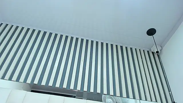 gabriela  gomez online show from February 19, 2025, 4:33 pm