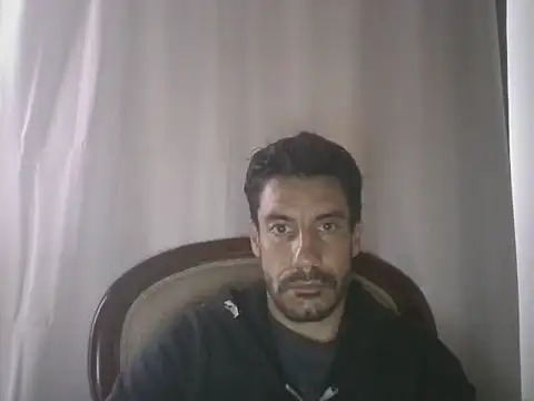 Snapshot of elkike1980 chatting on May 12, 2026, 4:37 pm elkike1980 online show from May 12, 2026, 4:37 pm