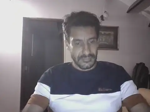 Snapshot of elkike1980 chatting on May 16, 2026, 12:40 am elkike1980 online show from May 16, 2026, 12:40 am