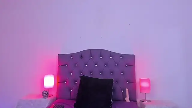 Nyx nayla online show from February 1, 2025, 11:10 am