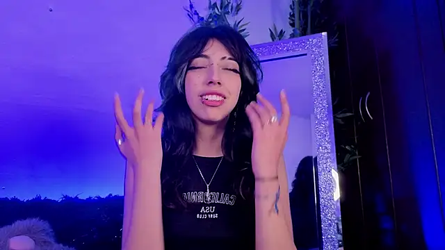 Nyx nayla online show from October 15, 2025, 4:12 am