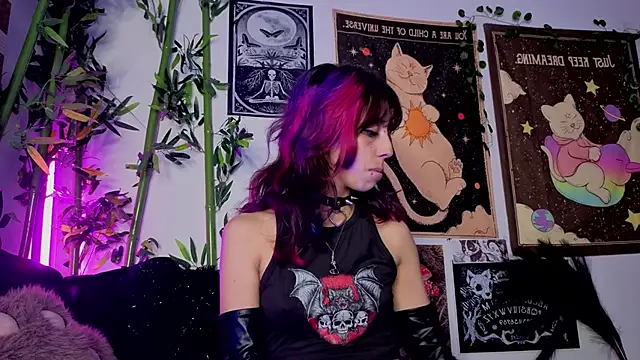 Nyx nayla online show from April 21, 2026, 2:51 am