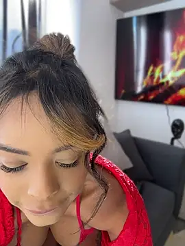 Snapshot of Susanamendezz chatting on June 27, 2026, 12:33 pm Susanamendezz online show from June 27, 2026, 12:33 pm