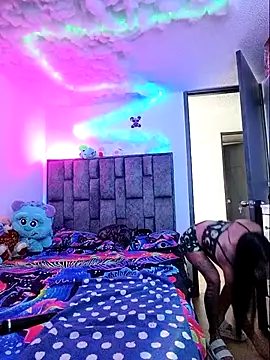 Nicole420squirt online show from September 17, 2025, 5:03 pm