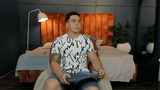 Ryan Hunt online show from January 30, 2025, 12:59 pm