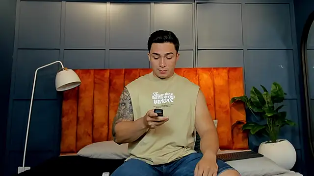 Ryan Hunt online show from February 4, 2025, 12:33 pm