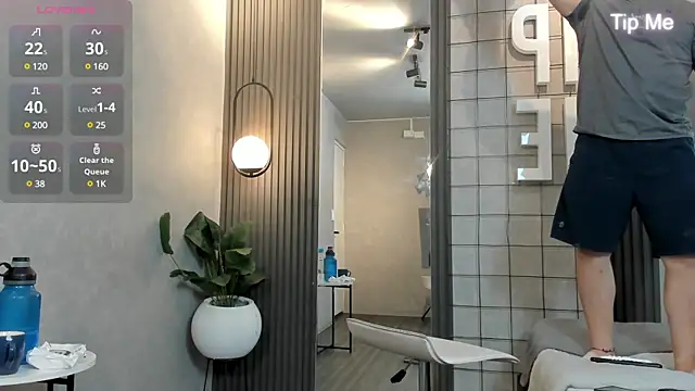 Ryan Hunt online show from February 25, 2025, 12:24 pm