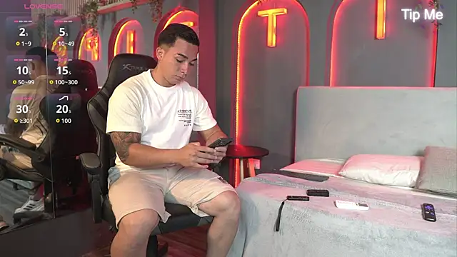 Ryan Hunt online show from December 22, 2025, 12:46 pm