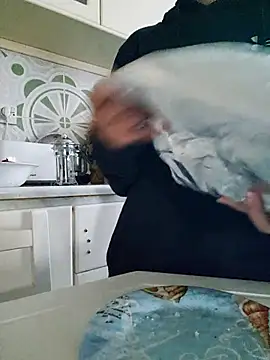 LorenRosse online show from October 17, 2025, 4:26 am