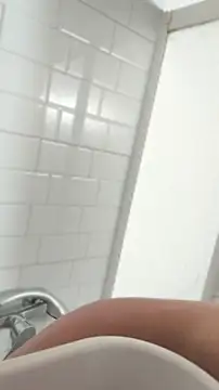 LorenRosse online show from April 18, 2026, 6:34 pm