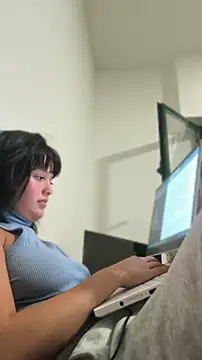 LorenRosse online show from April 23, 2026, 8:55 pm