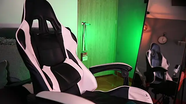 jaxon colton online show from March 21, 2025, 4:39 am